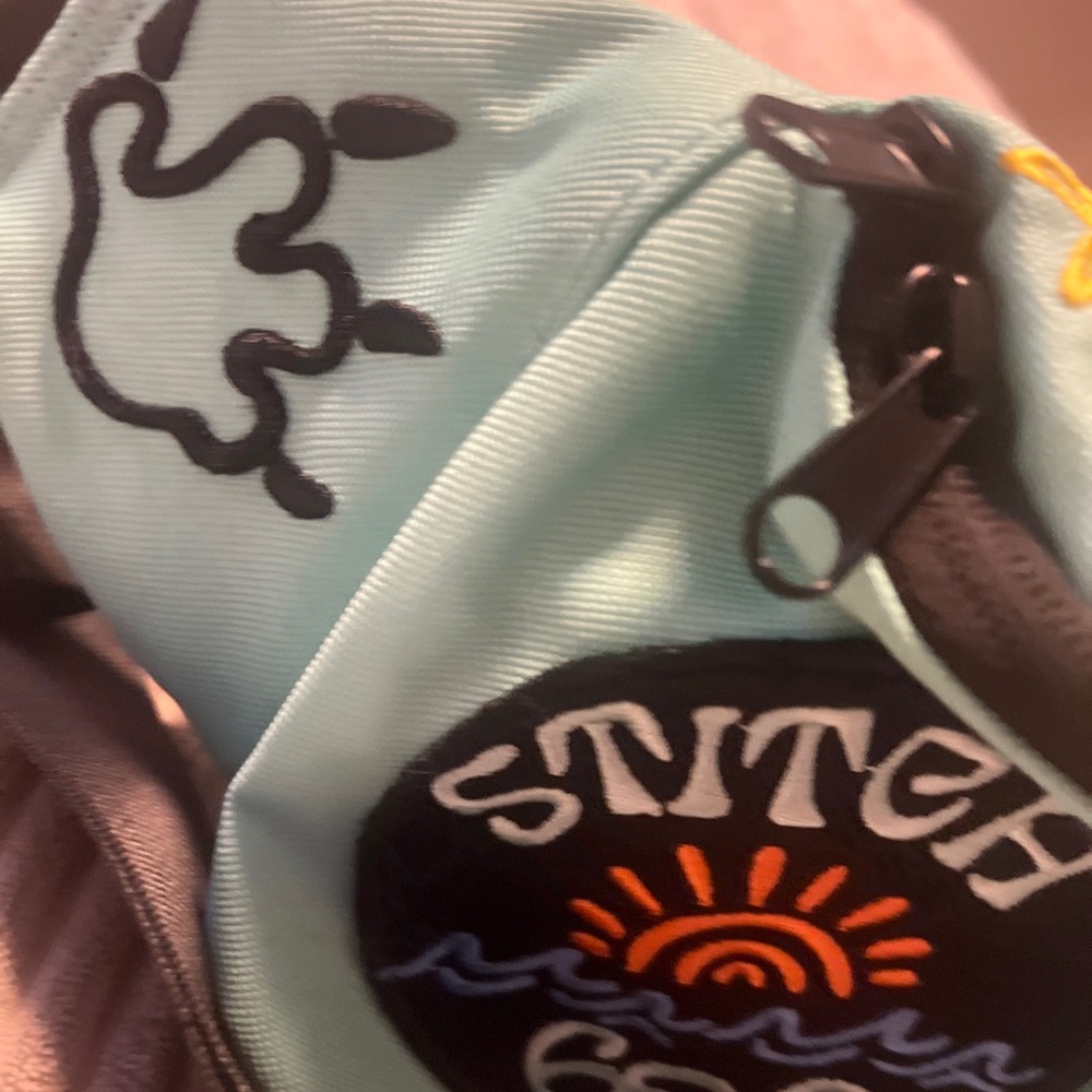 2024 DISNEY PARKS LILO AND STITCH & SCRUMP BELT BAG FANNY PACK Nwot - Picture 2 of 9